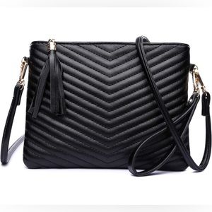 LIKE NEW! Women’s Small Black Crossbody Bag w/ Adjustable Strap
